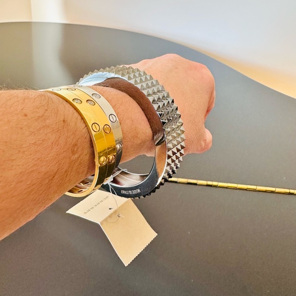 NWT Authentic RARE Luxury Minimalist Burberry gunmetal spiked bangle/bracelet - Picture 8 of 17